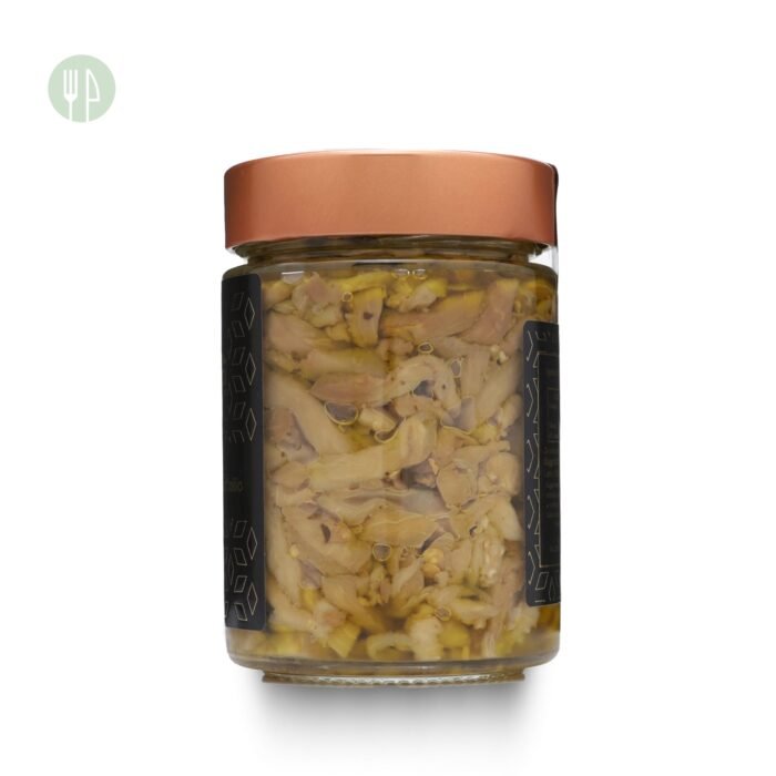 Melanzane Sott'olio: gusto vivace e piccante, perfette su crostini o come contorno. Con olio EVO, aglio e peperoncino, vasetto da 300 g.